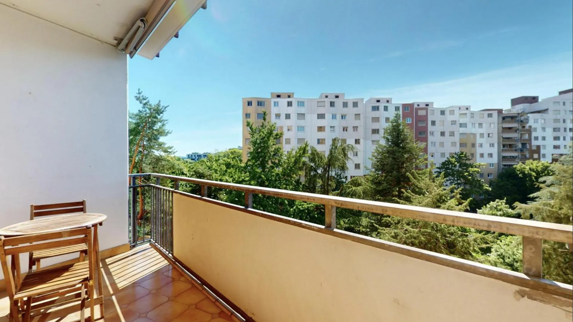 Spacious Two-Bedroom Apartment Genève